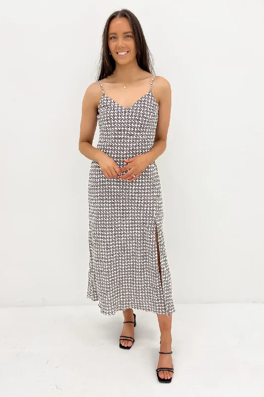 Johnny Midi Dress Beige Geo Trendy Knit Midi Dress