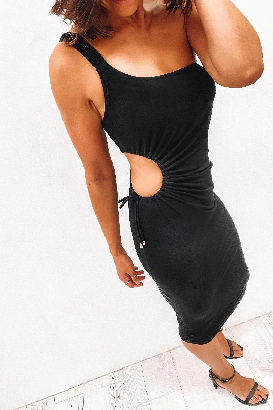 Kiah Midi Dress Black Trendy Midi Dress with Belt