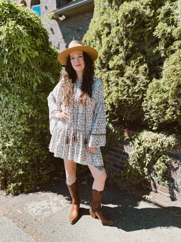 The Breeze Mini Dress Classic Shift Mini Dress