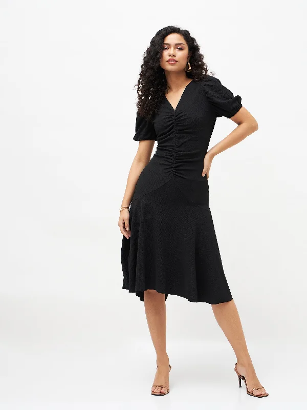 Women's Black Front Ruched Midi Dress - Lyush Comfortable Short Sleeve Midi Dress