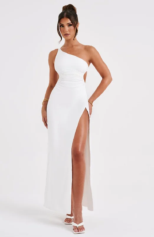 Alecia Maxi Dress - White Fashionable High-Waist Maxi Dress