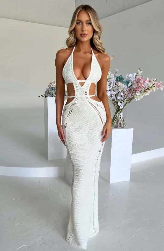 Arabella Maxi Dress - White Fashionable Open-Back Maxi Dress