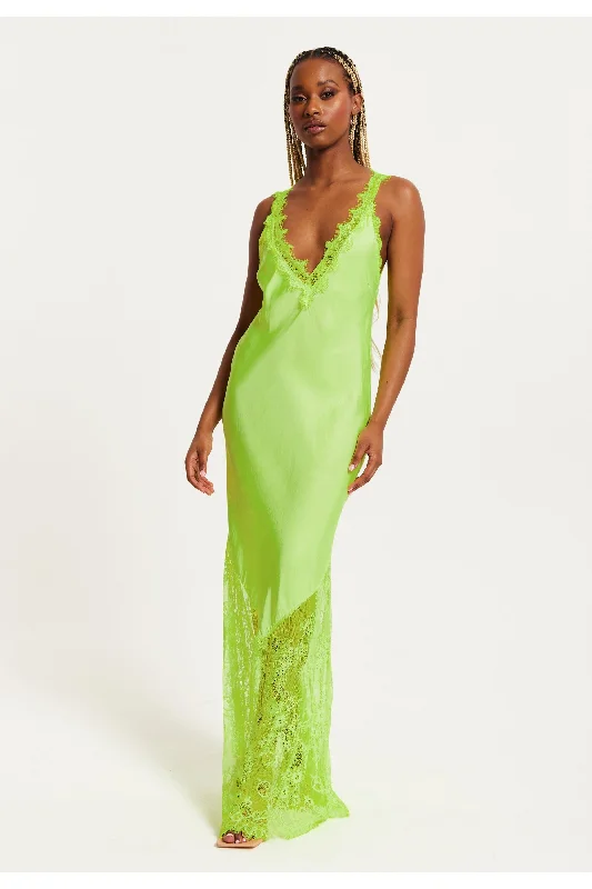 Liquorish Lace Detailed V Neck Maxi Dress In Bright Yellow Stylish Off-Shoulder Maxi Dress Liquorish Lace Detailed V Neck Maxi Dress In Bright Yellow Stylish Off-Shoulder Maxi Dress