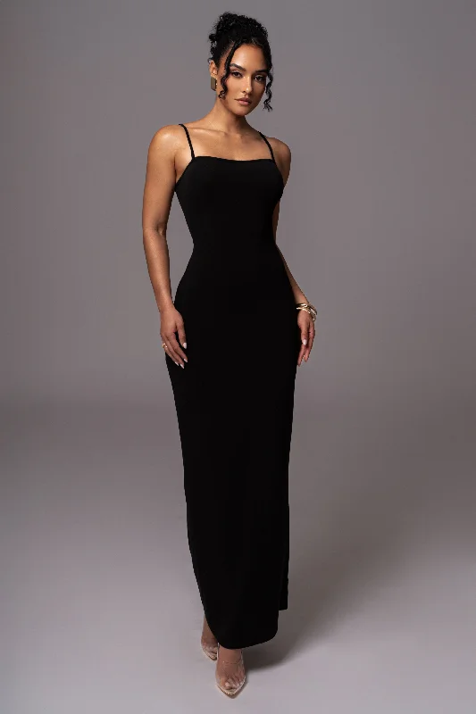 Black Smooth Simplicity Maxi Dress