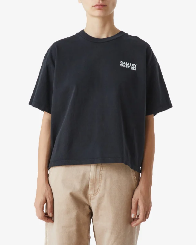 GALLERY OBEY RAEGAN T-SHIRT Solid Print Embellished
