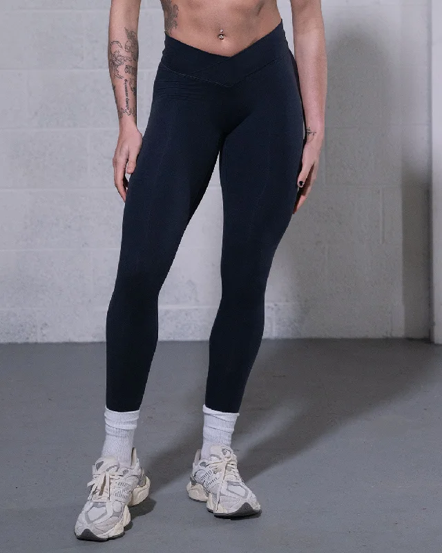 Allure V Front Leggings - Black Comfortable Classic Yoga Leggings