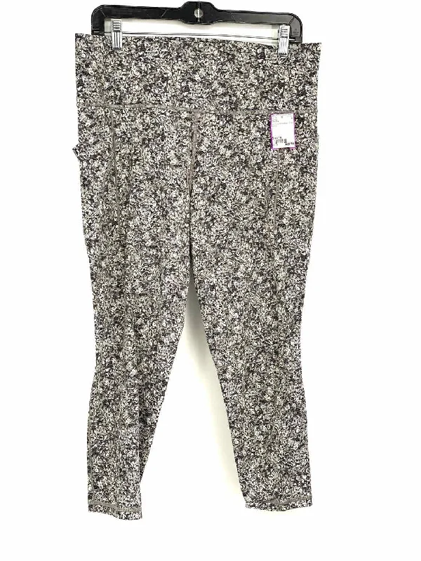 ATHLETA Women's White/Black Crop Abstract Size 1X Leggings Comfortable Stretch Leggings