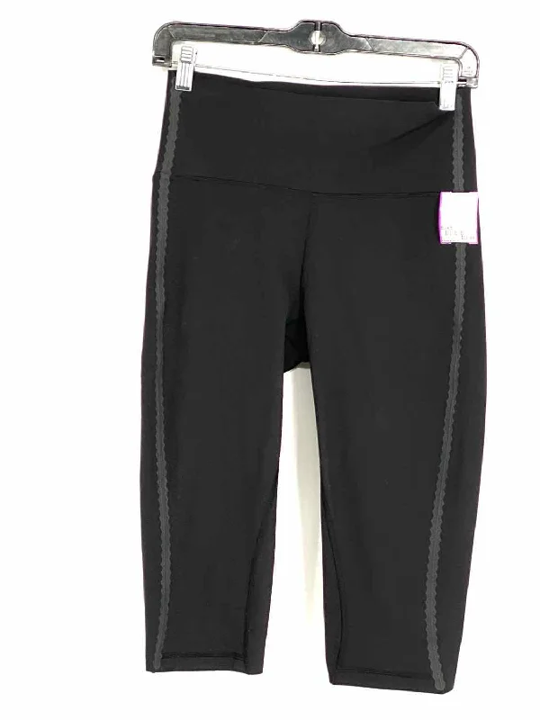 Lululemon Drop Stop & Squat W6AJLS Women's Black Capri Size 6 Leggings Fashionable Lacy Detail Leggings Lululemon Drop Stop & Squat W6AJLS Women's Black Capri Size 6 Leggings Fashionable Lacy Detail Leggings