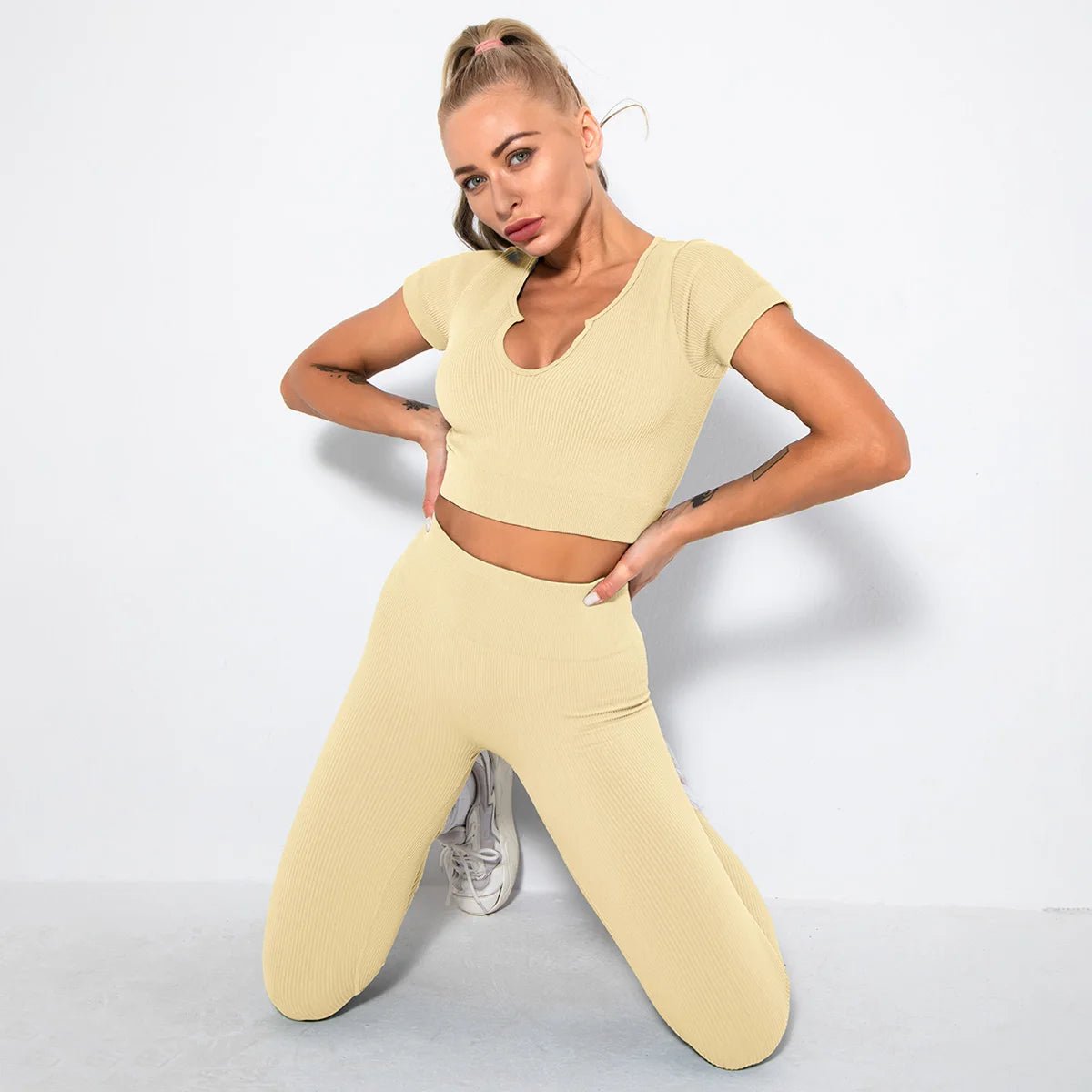 v-shirt+Leggings-Beige